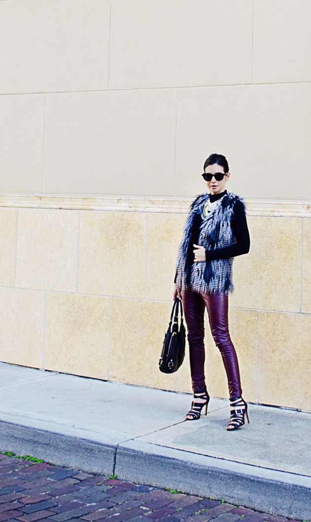 faux-leather-leggins-and-statement-necklace